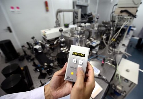 我国深紫外晶体器件、激光光源及应用进展